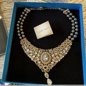 NIB $300 HEIDI DAUS "Worth Waiting For" Crystal Statement Bib Necklace WOW